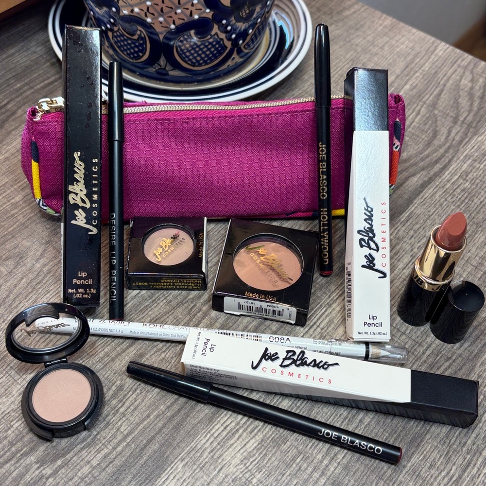 🌵5 for $20🌵Jo Blasco Makeup Bundle with Estée Lauder Cosmetic Bag